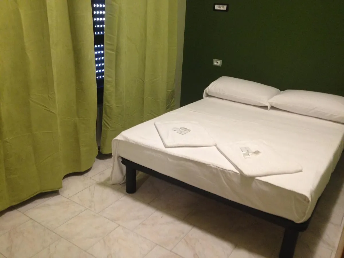 Hostel Mrhostel Milano Italy